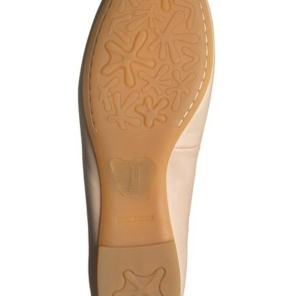 Born Shoes New Born Allie Scalloped Leather Flat Taupe